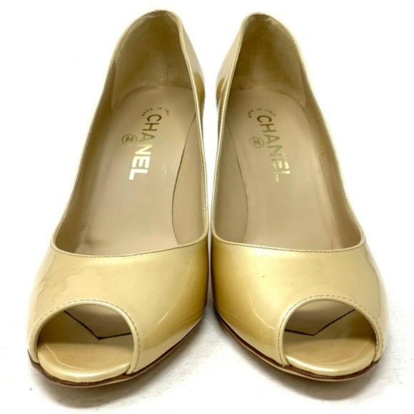 CHANEL COCO Mark Patent Leather Open Toes Shoes - Picture 2 of 8